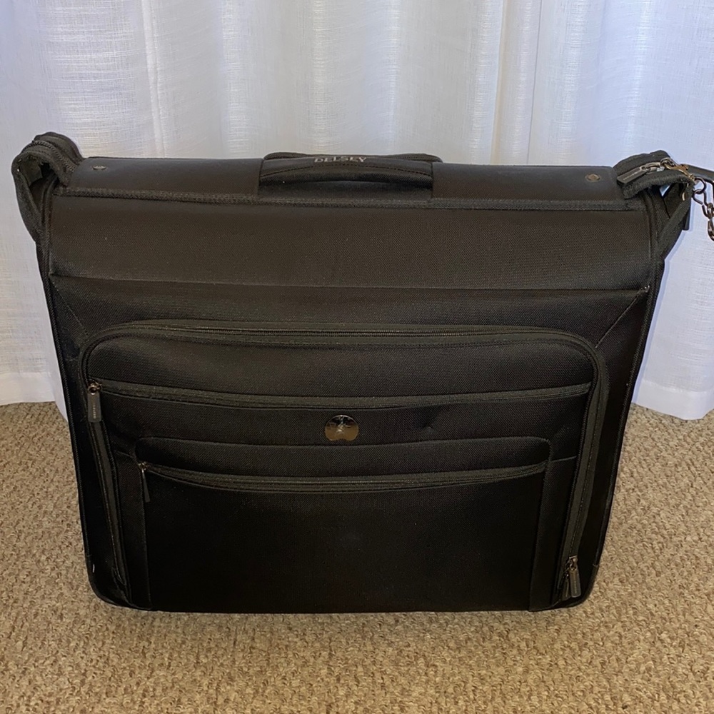 DELSEY ROLLER LUGGAGE!